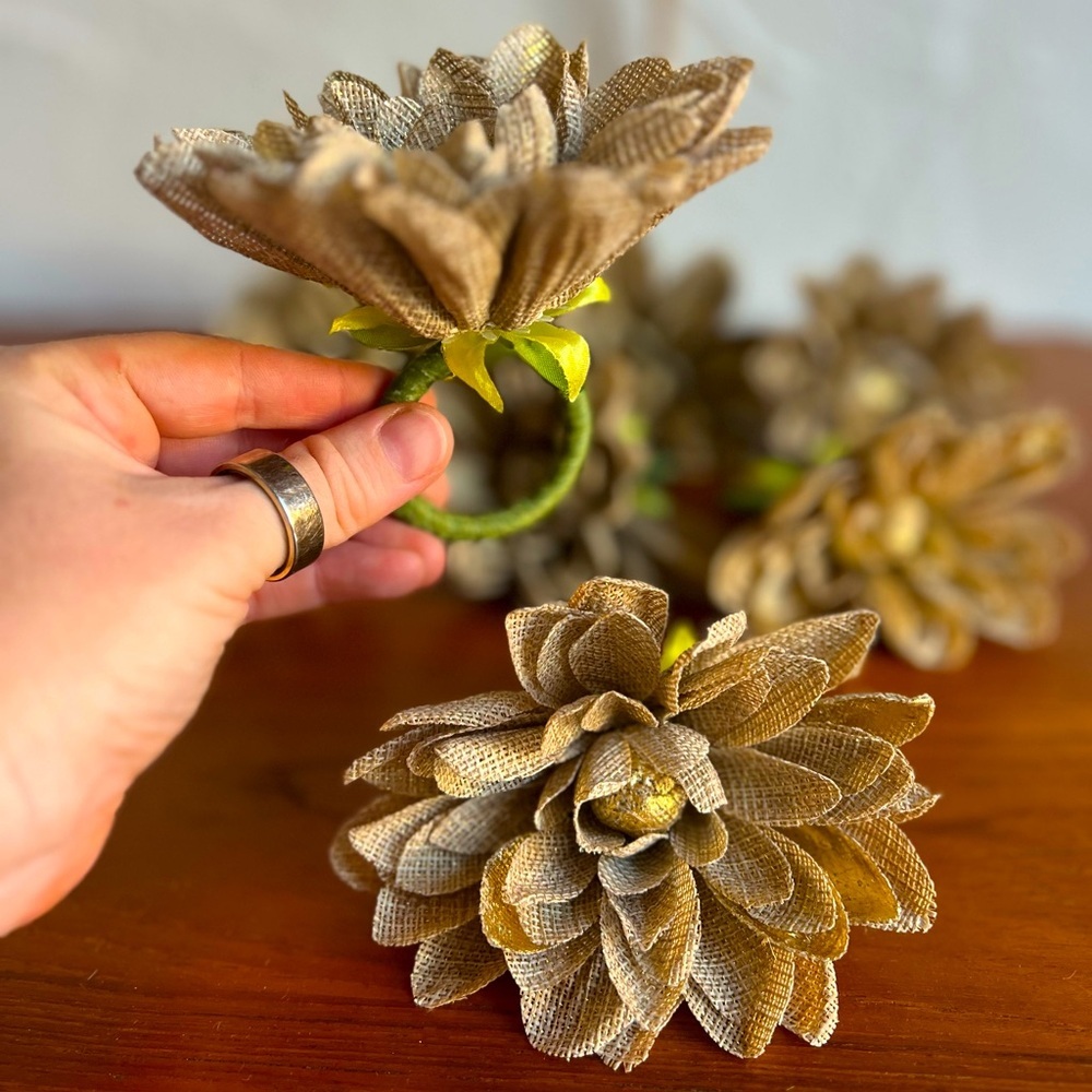 Set of 8 Rustic Burlap Flower Napkin Rings – Farmhouse, Cottagecore Table Décor